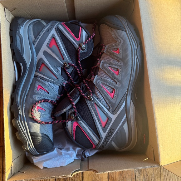 Salomon X Ultra 3 Mid GTX Women's Hiking Boots NEW size 7 - Picture 1 of 15